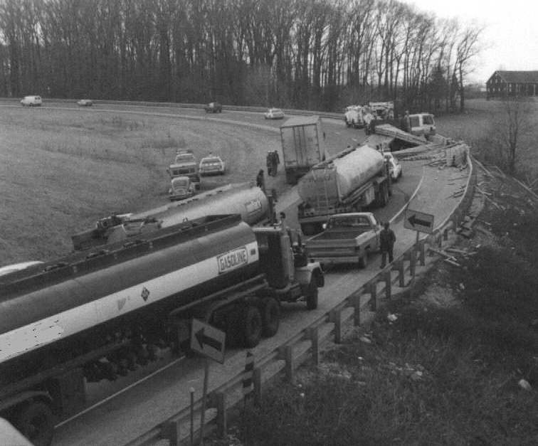 wreck.jpg - 54257 Bytes